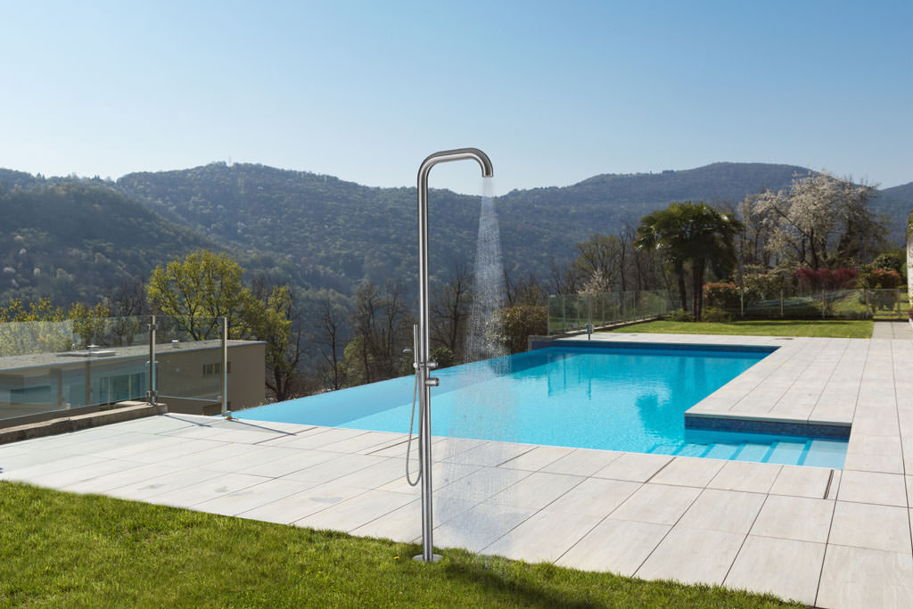 RENO 316 Panel de ducha de acero inoxidable cepillado de grado marino para  masaje, piscina, patio trasero, baño, lluvia caliente y fría, montaje en