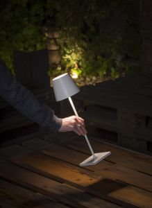 Lampada Led Grigia Si Accende Al Tocco